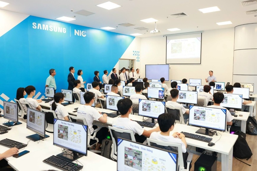 Các học viên tham dự Chương trình Phát triển nhân tài công nghệ do Samsung và Trung tâm Đổi mới sáng tạo Quốc gia tổ chức. Ảnh: ĐAN THANH 