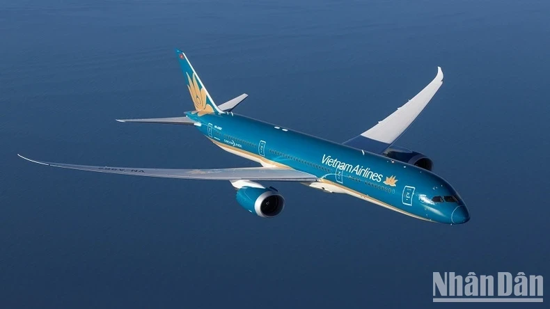 Trong mùa cao điểm nắng nóng, Vietnam Airlines khuyến nghị khách hàng lưu tâm các vấn đề sức khỏe khi bay, nhất là các hành khách có bệnh mãn tính hay tiền sử tim mạch, huyết áp,…