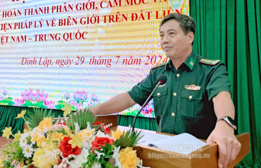 Đại tá Ninh Văn Hợp, Chỉ huy trưởng Bộ chỉ huy Bộ đội Biên phòng tỉnh Lạng Sơn phát biểu tại Hội nghị