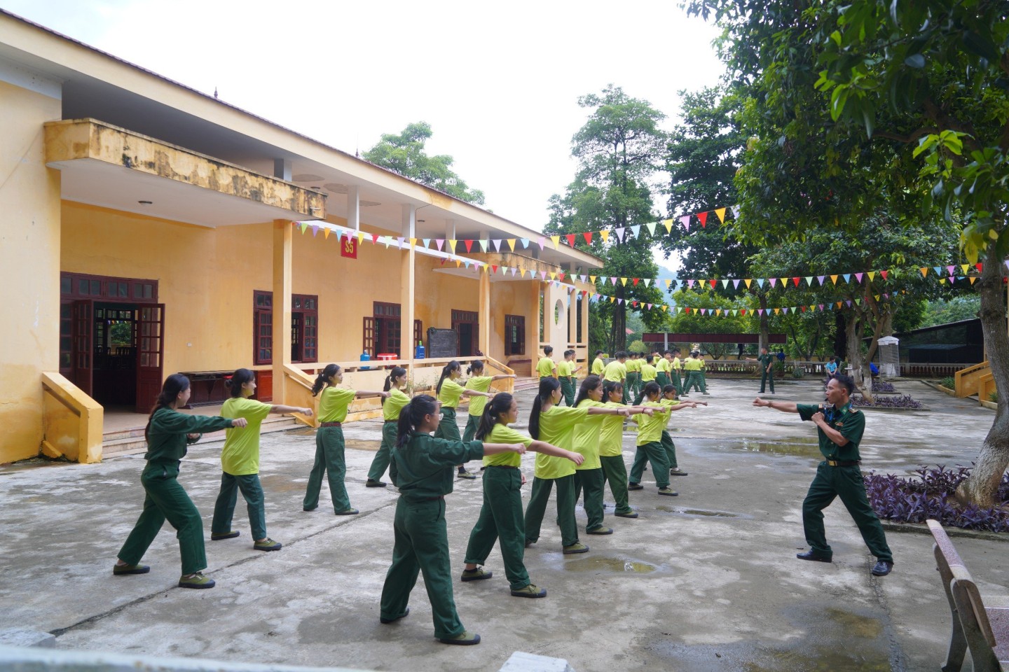 5 giờ sáng tại Tiểu đoàn Huấn luyện - Cơ động Bộ đội Biên phòng tỉnh, khi tiếng kẻng báo thức vang lên, gần 70 