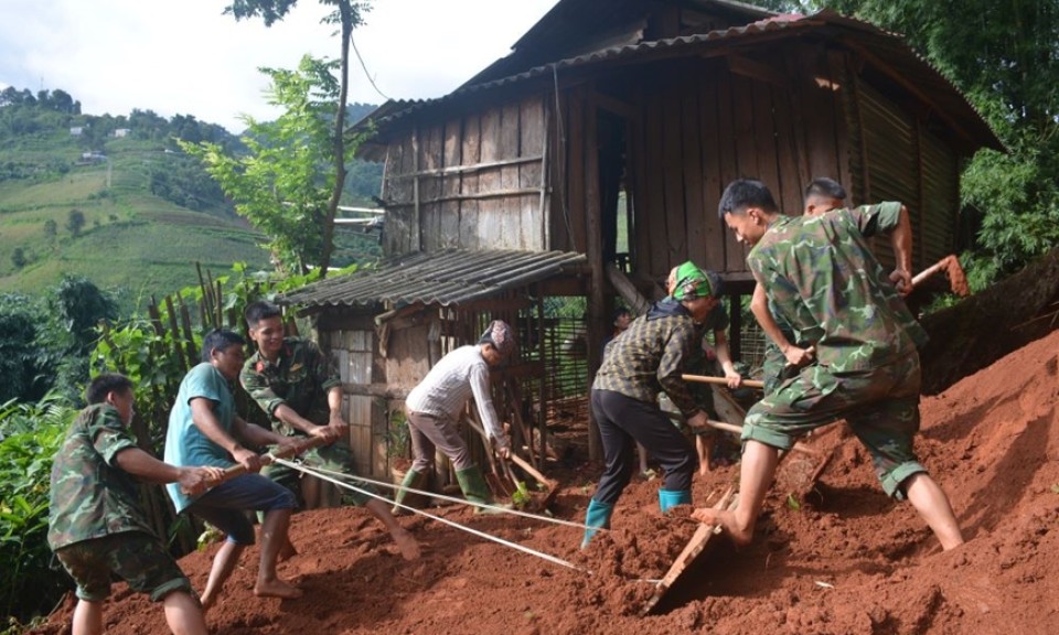 hiện Nghị quyết số 689-NQ/QUTW của Quân ủy Trung ương Quân khu 2 ứng phó hiệu quả với thiên tai, sự cố