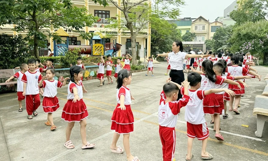 Hoàn thiện hành lang pháp lý bảo vệ nhà giáo