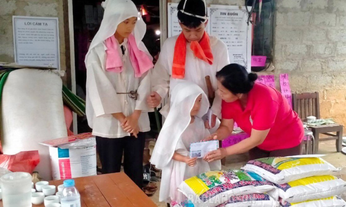 Thăm, động viên và hỗ trợ cho gia đình có vợ chồng bị tử vong do tai nạn lao động