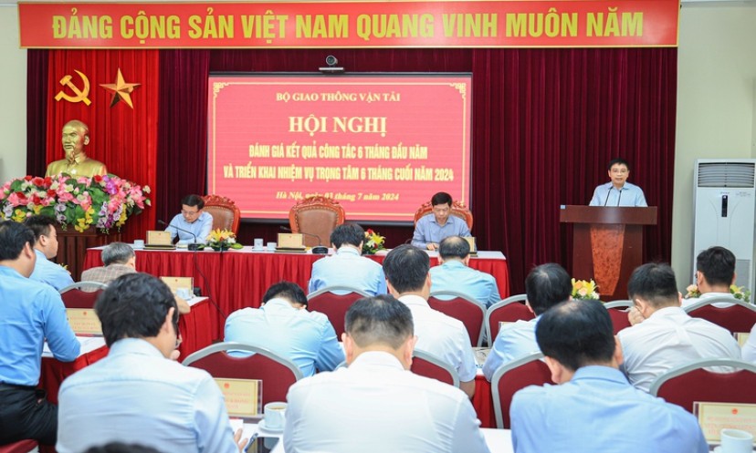 Giải ngân mức cao, Bộ GTVT nỗ lực đưa nhiều dự án cao tốc 'về đích' sớm