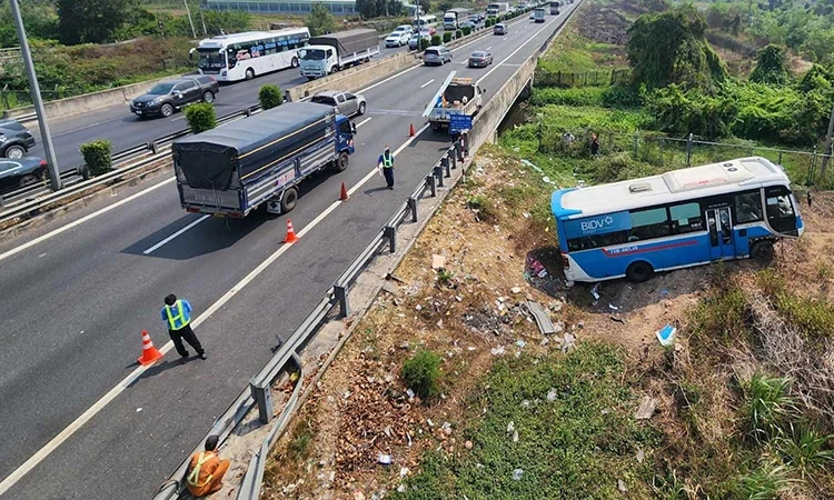 Bảo đảm an toàn giao thông trên các tuyến đường cao tốc