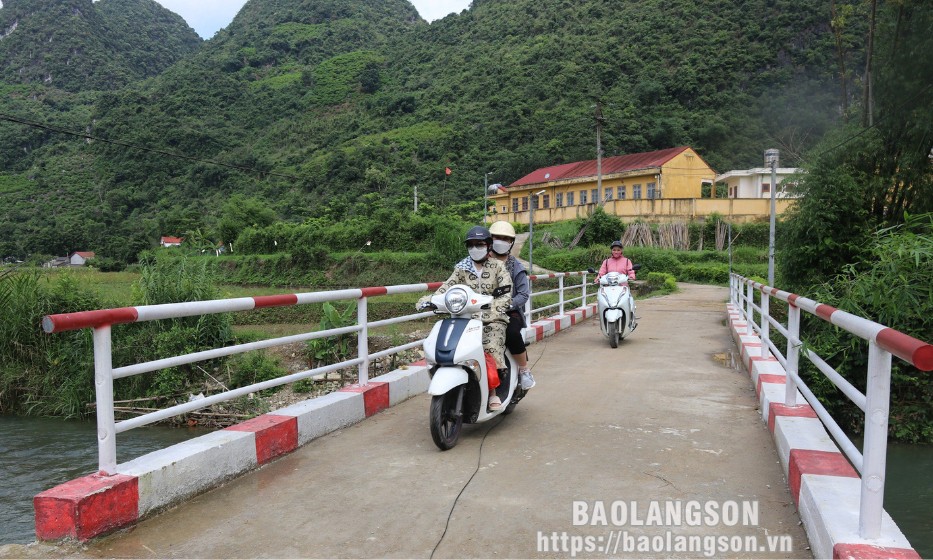 Mai Sao: Nhịp cầu nối những bờ vui