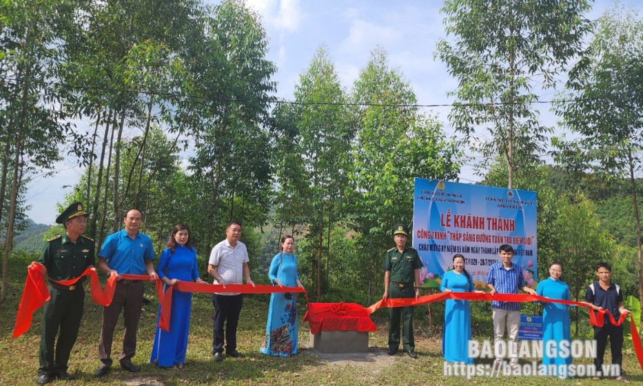 đoàn Lao động huyện Tràng Định - Đồn Biên phòng Pò Mã: Khánh thành công trình “Thắp sáng đường tuần tra