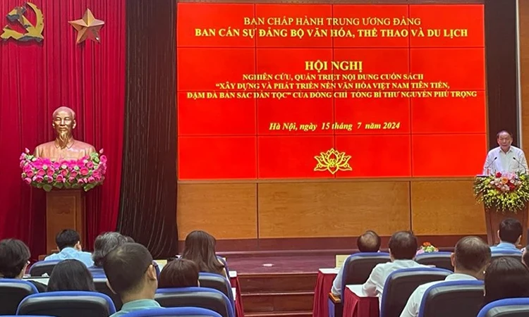 cứu, quán triệt cuốn sách về xây dựng và phát triển nền văn hóa Việt Nam của Tổng Bí thư Nguyễn Phú Trọng