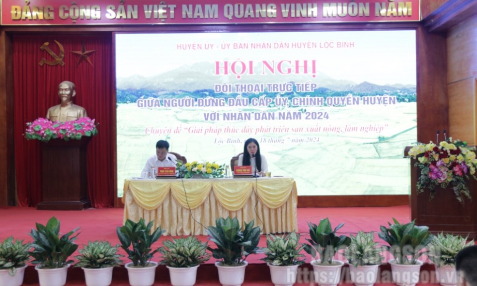 Lãnh đạo huyện Lộc Bình đối thoại với Nhân dân