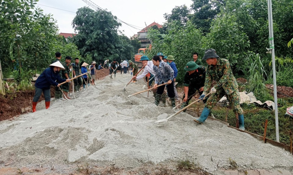 Trung đoàn 123 Bộ CHQS tỉnh Lạng Sơn thực hiện công tác dân vận trên địa bàn xã Xuân Dương