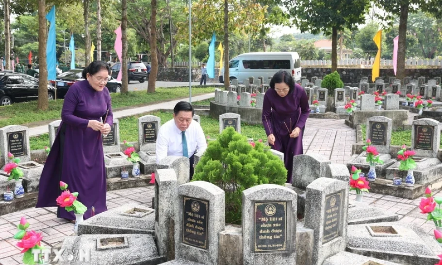 Truy điệu, an táng 172 hài cốt liệt sỹ quân tình nguyện và chuyên gia Việt Nam