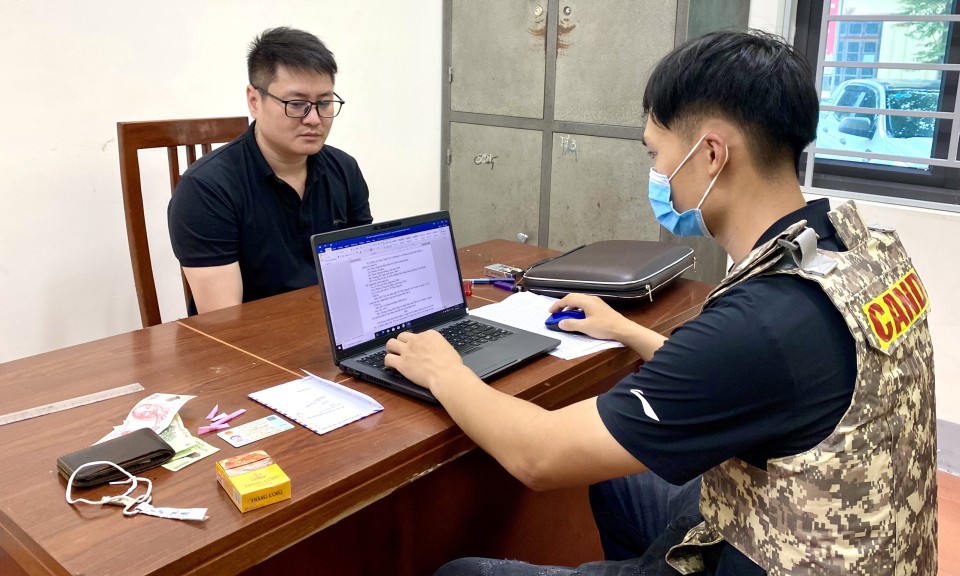 Phát hiện, bắt giữ đối tượng cất giấu ma túy trong phòng ngủ