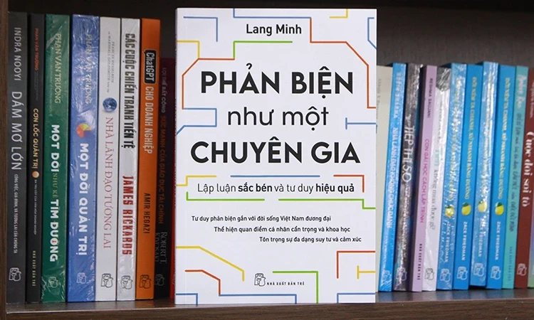 Ra mắt cuốn “Phản biện như một chuyên gia: Lập luận sắc bén và tư duy hiệu quả”