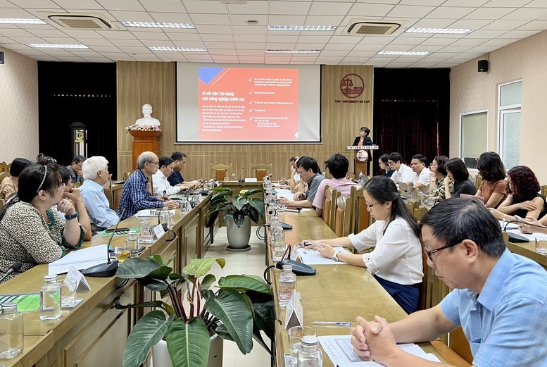 PGS. TS. Nguyễn Thị Quế Anh, Hiệu trưởng Trường ĐH Luật - ĐH Quốc gia Hà Nội nhấn mạnh vai trò ngày càng quan trọng của AI trong lĩnh vực nông nghiệp - Ảnh: VGP/Nhật Nam