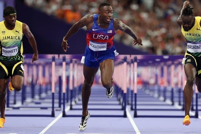 Grant Holloway giúp Mỹ củng cố ngôi đầu bảng tổng sắp huy chương Olympic 2024. (Nguồn: Getty Images)