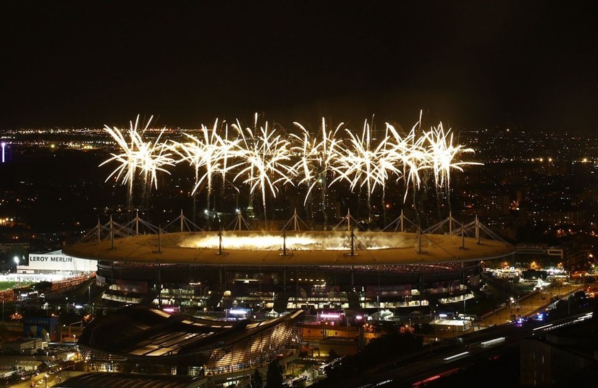 Pháo hoa rực rỡ tại Lễ bế mạc. Tạm biệt Olympic Paris 2024. 