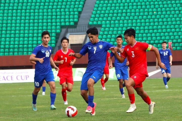 U16 Việt Nam gây bất ngờ trước U16 Uzbekistan.