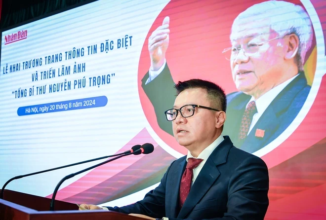 Ông Lê Quốc Minh, Ủy viên Trung ương Đảng, Tổng Biên tập Báo Nhân Dân, Phó Trưởng Ban Tuyên giáo Trung ương, Chủ tịch Hội Nhà báo Việt Nam phát biểu tại buổi lễ. (Ảnh: CTV/Vietnam+)