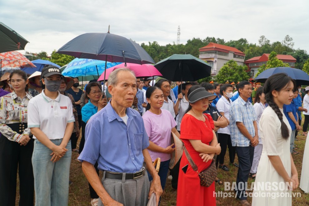 Đông đảo người dân trên địa bàn huyện Đình Lập hưởng ứng phong trào