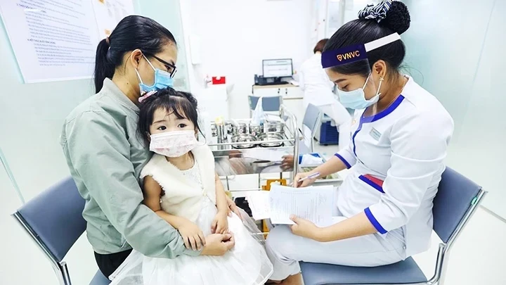 Bộ Y tế vừa có văn bản gửi UBND các tỉnh, thành phố về việc triển khai tiêm vaccine phòng bệnh sởi.