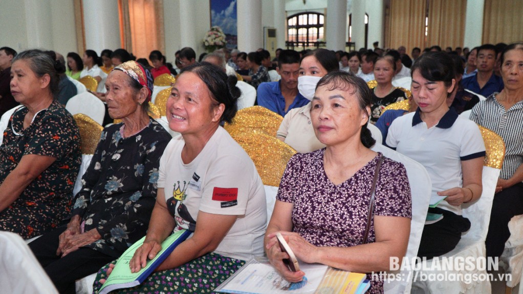 Các đại biểu tham dự hội nghị