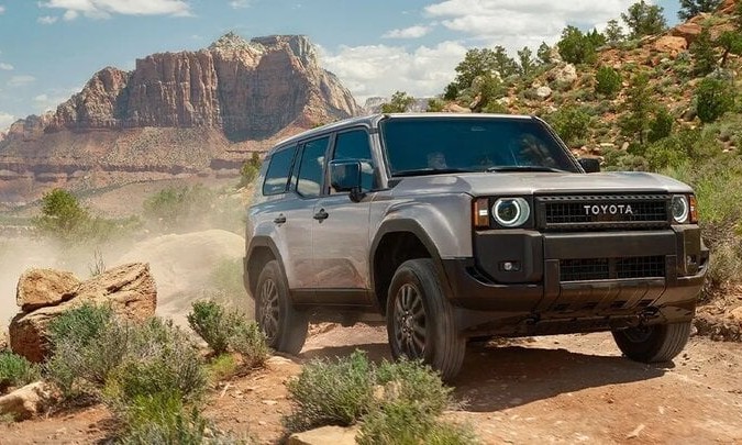 Chưa ra mắt, Land Cruiser Prado thế hệ mới đã đội giá hàng trăm triệu đồng