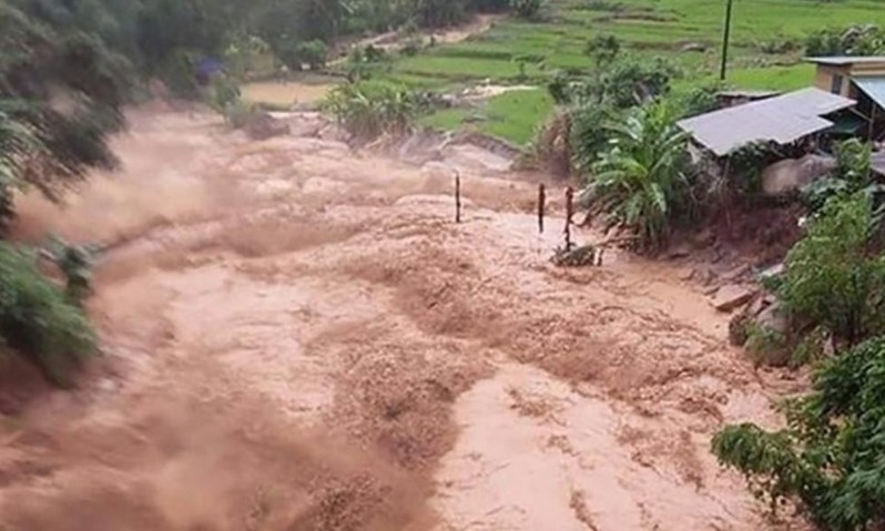 Khẩn trương triển khai các nhiệm vụ cấp bách ứng phó với mưa lũ, sạt lở đất, lũ quét