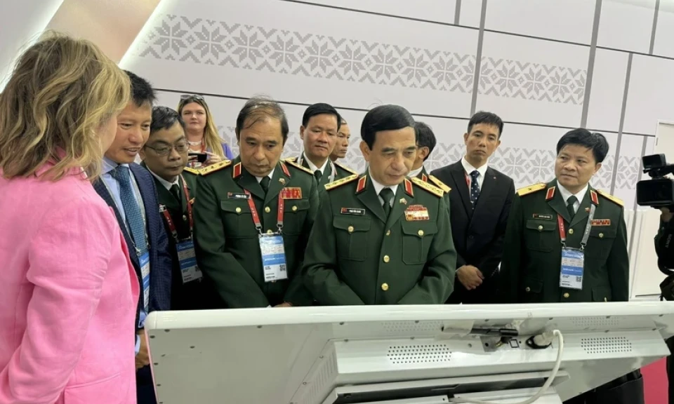 Đoàn Việt Nam tham dự Diễn đàn Kỹ thuật quân sự quốc tế Army-2024 tại LB Nga