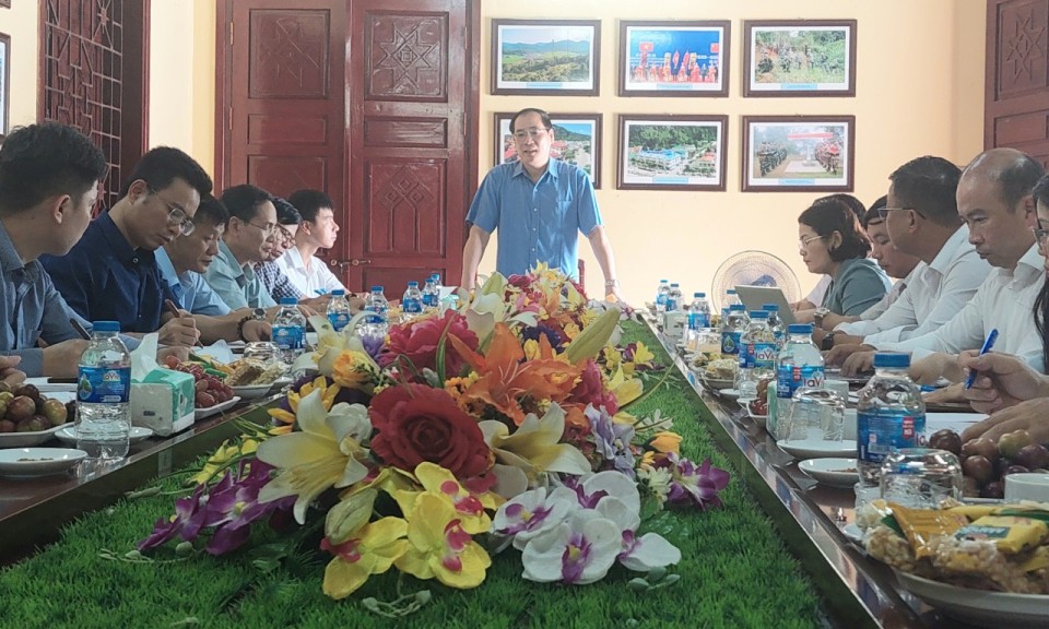 Đồng chí Phó Chủ tịch Thường trực UBND tỉnh kiểm tra tại xã Hoàng Văn Thụ, huyện Văn Lãng