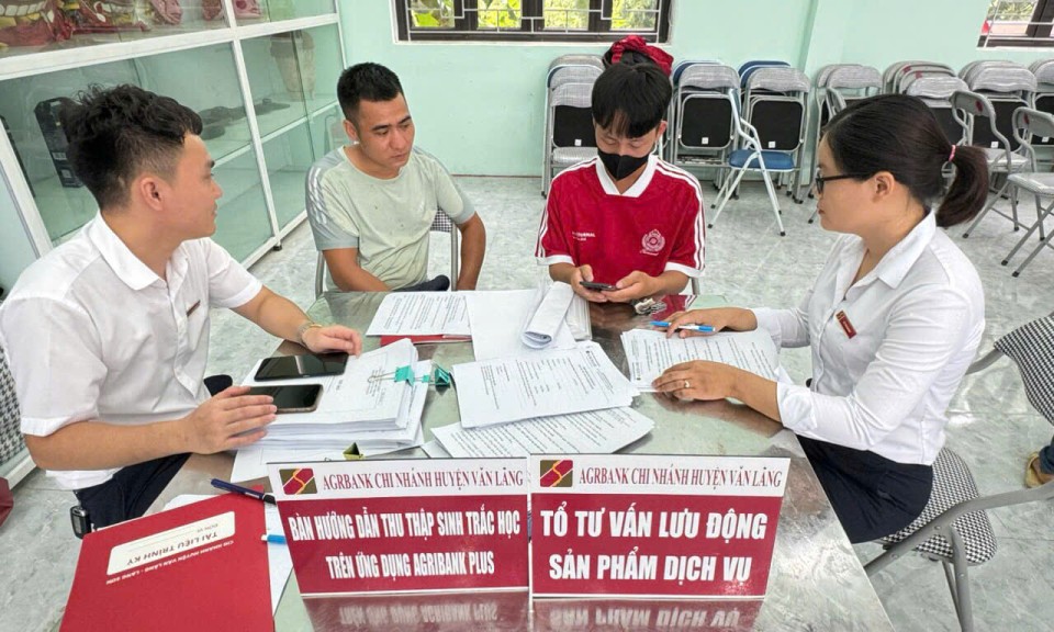 Nâng cao tỷ lệ người dân có tài khoản giao dịch tại ngân hàng: Thúc đẩy các dịch vụ thanh toán hiện đại