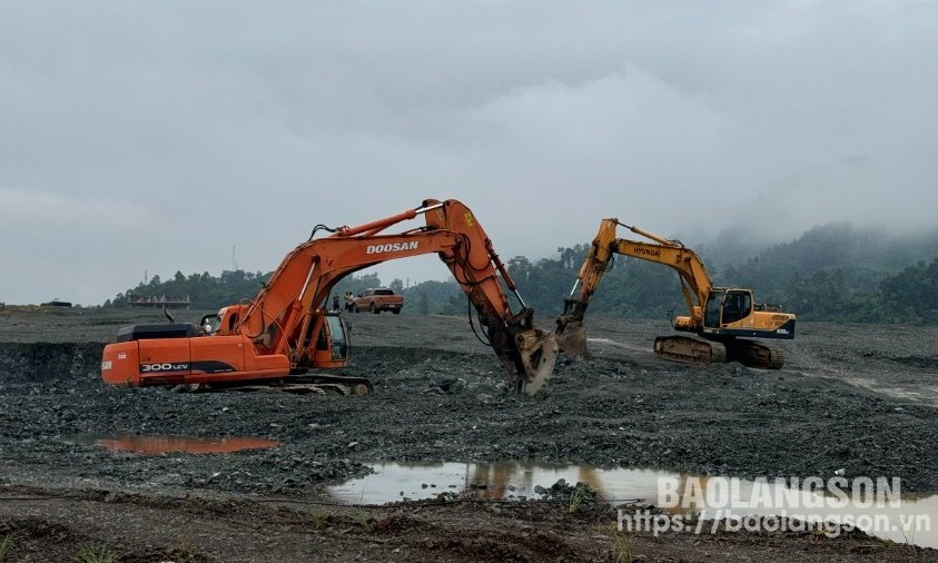 Nước rút hoàn thành giai đoạn 1 dự án: Khu trung chuyển hàng hoá