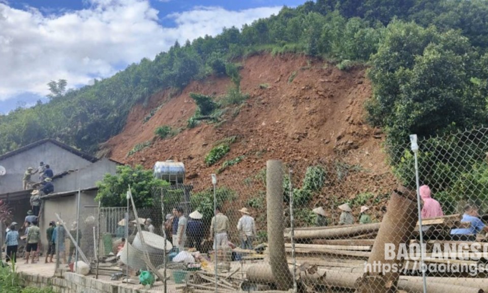 Sạt lở nhà dân tại xã Đoàn Kết, huyện Tràng Định gây thiệt hại nhiều tài sản