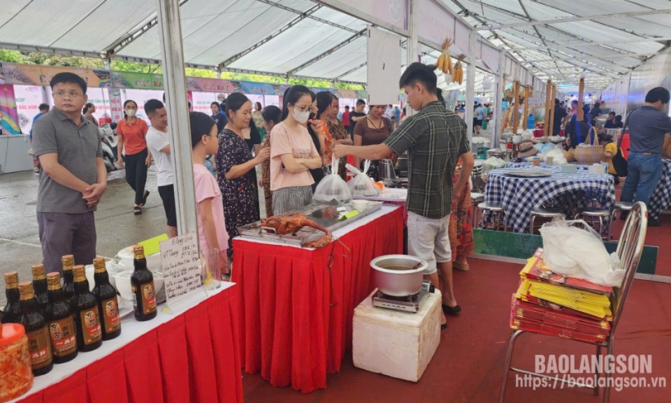 Lạng Sơn có 2 gian hàng giới thiệu sản phẩm tại ngày hội nông sản OCOP và văn hóa ẩm thực 6 tỉnh Việt Bắc