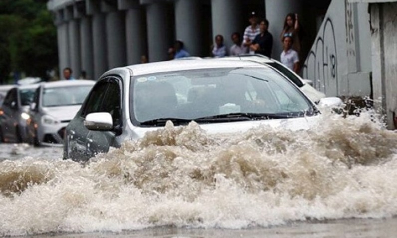 Kinh nghiệm lái xe đi qua đường ngập nước