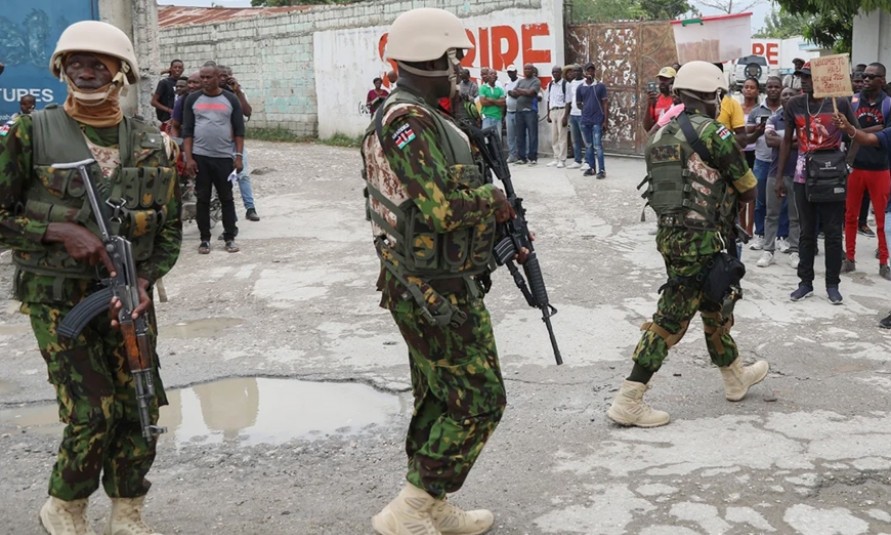 Cảnh sát Kenya triển khai tới Haiti phàn nàn về không nhận đủ lương