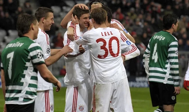 Thomas Müller ghi bàn ngay trong trận ra mắt tại Champions League.