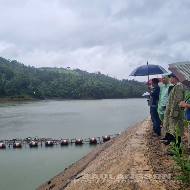 Lãnh đạo huyện Văn Quan kiểm tra công tác bảo đảm an toàn hồ đập tại công trình hồ thủy điện Khánh Khê