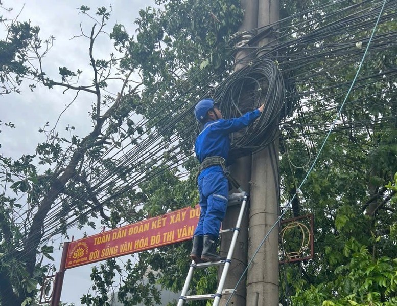 Bộ Y tế yêu cầu tiếp tục đảm bảo thông tin liên lạc phục vụ cứu hộ do bão số 3 - Ảnh: VGP/HM