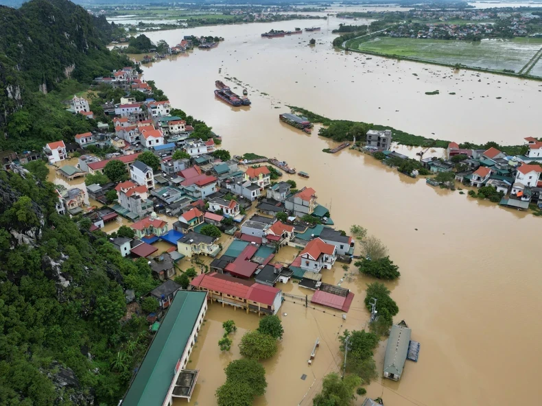 Bão số 3 và hoàn lưu sau bão gây mưa lớn kéo dài, ngập lụt nghiêm trọng trên nhiều địa bàn.