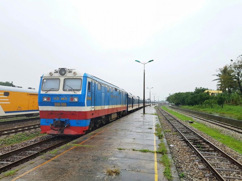 Từ 15h00 ngày 30/9/2024, người dân có thể đăng ký mua vé tàu tập thể đi lại dịp Tết.