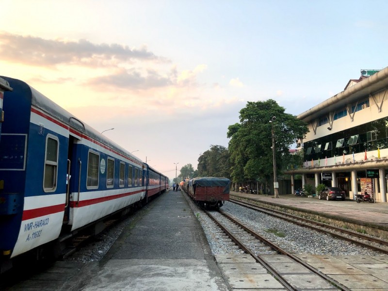 Tàu chở khách tuyến Hà Nội-Lào Cai hoạt động trở lại.