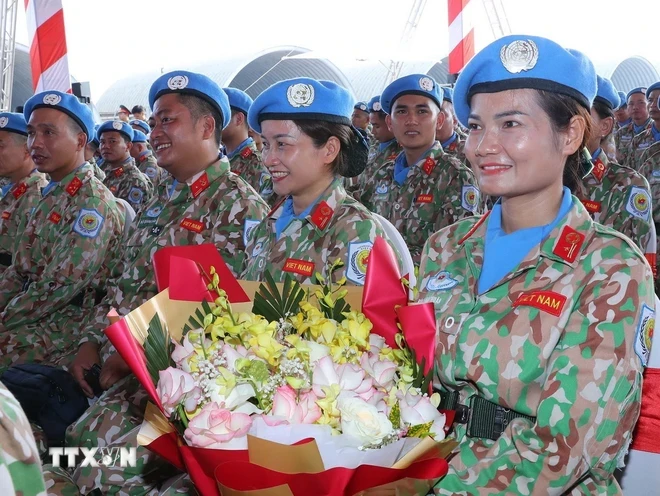 Các sỹ quan trước giờ lên đường thực hiện nhiệm vụ tại Phái bộ Gìn giữ hòa bình Liên hợp quốc tại Nam Sudan và khu vực Abyei. (Ảnh: Trọng Đức/TTXVN)