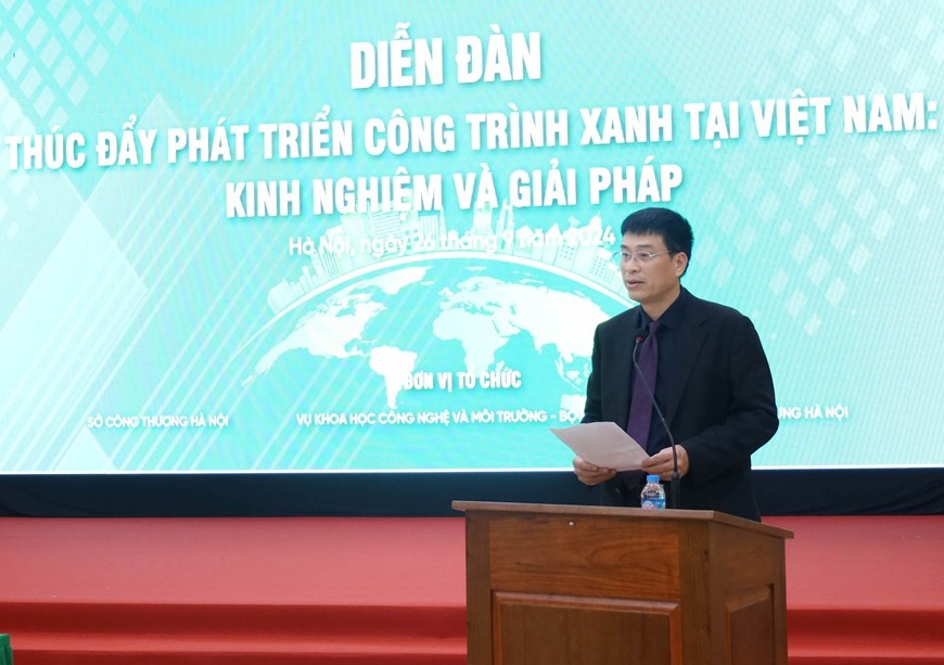 Thứ trưởng Bộ Xây dựng Phạm Minh Hà phát biểu tại diễn đàn. 