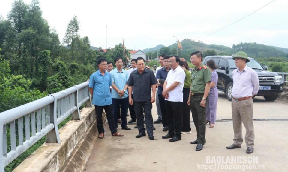 Lãnh đạo UBND tỉnh kiểm tra công tác phòng chống lụt bão tại các huyện