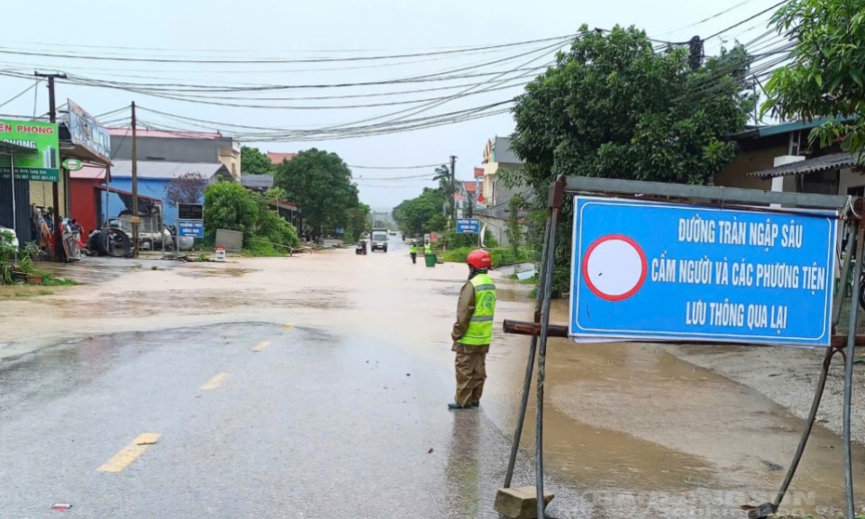 Ngành giao thông vận tải huy động hơn 400 cán bộ, công nhân tham gia ứng phó bão số 3