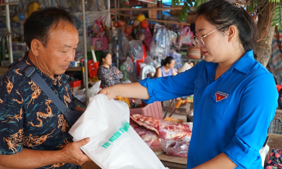 Chung tay chống rác thải nhựa