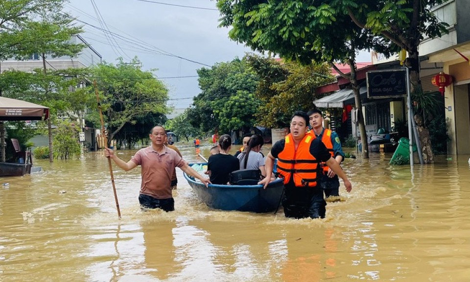 Khẩn trương bố trí ngân sách và các vật tư khắc phục hậu quả bão số 3