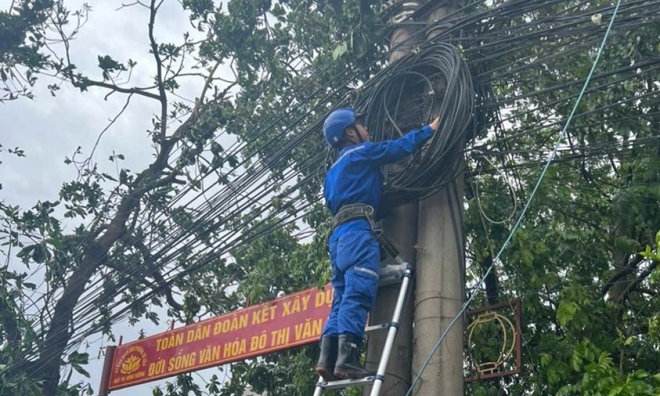 Yêu cầu tiếp tục đảm bảo thông tin liên lạc phục vụ cứu hộ, cứu nạn