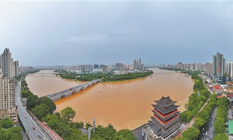 Quảng Tây (Trung Quốc) kích hoạt ứng phó khẩn cấp với lũ lụt