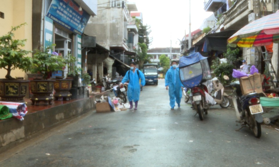 Tràng Định: Tập trung tiêu độc khử trùng, vệ sinh môi trường sau lũ